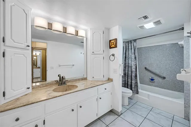 a view of a walk in closet