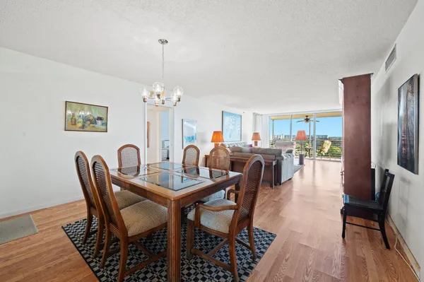 $2,100 | 3520 Oaks Way, Unit 903, Pompano Beach, FL 33069