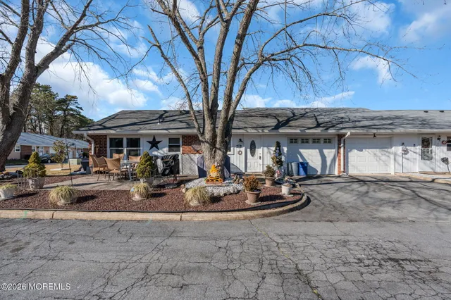 $249,900 | 711 Dorchester Drive, Unit D, Lakewood, NJ 08701