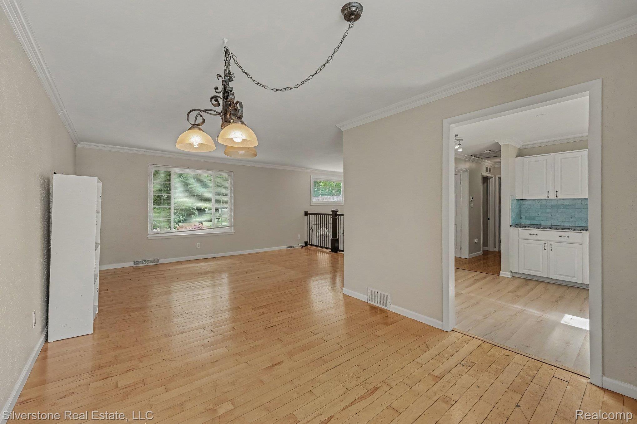 547 Reed Street Northville, MI 48167 - Photo 6 of 38 006_file_1692.jpg