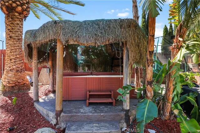 a view of a back yard of the house