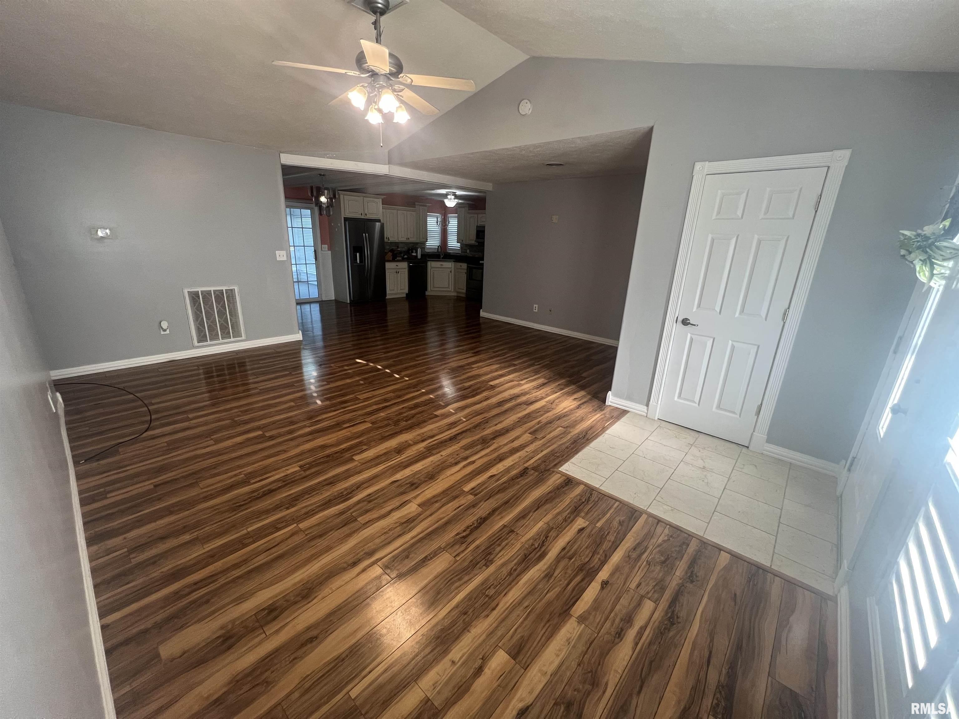 3128 Weaver Road Herrin, IL 62948 - Photo 2 of 15 Gallery Image 2