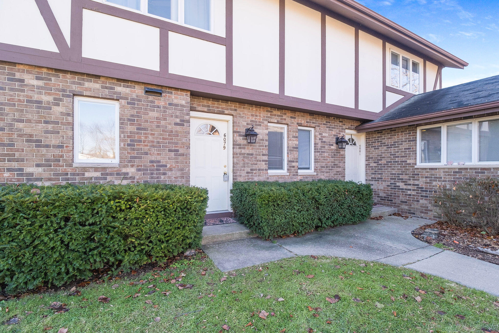 6081 Torrington Road Kalamazoo, MI 49009 - Photo 21 of 42 Front Doors