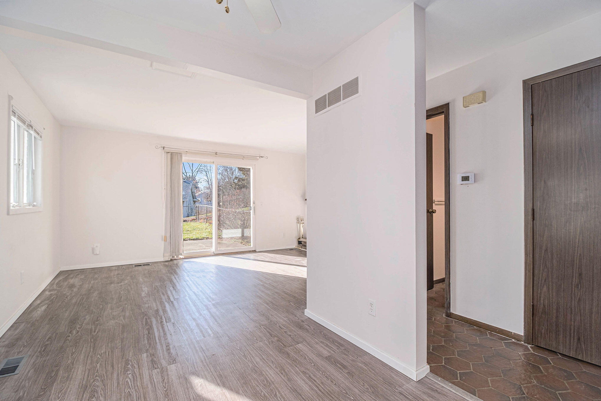 6081 Torrington Road Kalamazoo, MI 49009 - Photo 7 of 42 #6079