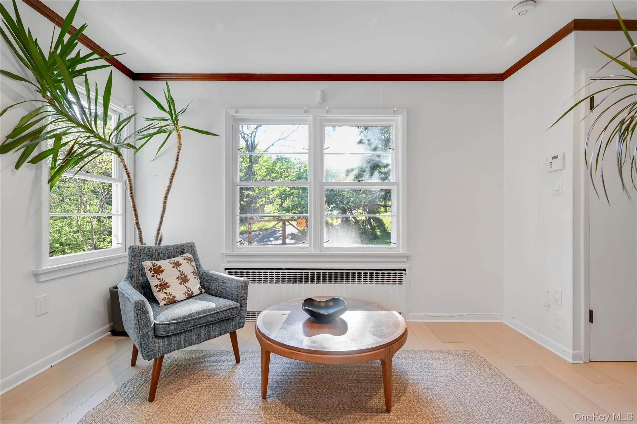 47 Mountainview Drive Tomkins Cove, NY 10986 - Photo 13 of 39 a living room with patio furniture and a window
