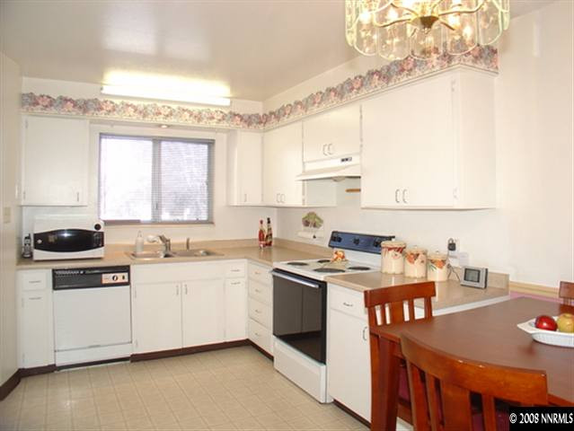 127 Smithridge Reno, NV 89502 - Photo 2 of 9 Photo 2