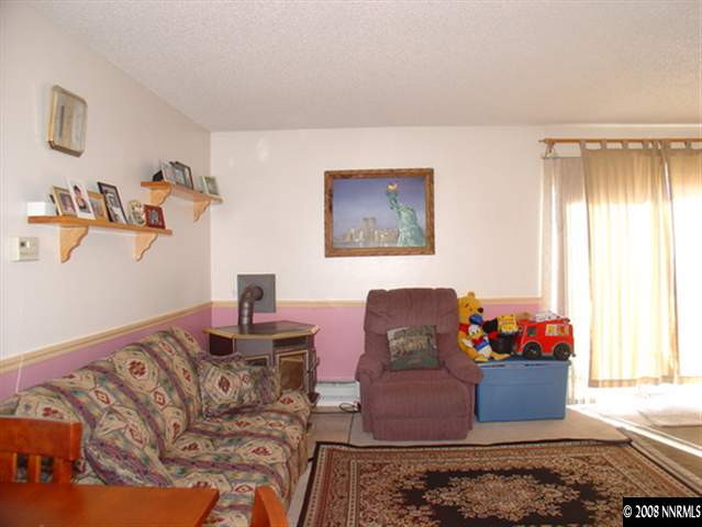 127 Smithridge Reno, NV 89502 - Photo 3 of 9 Photo 3