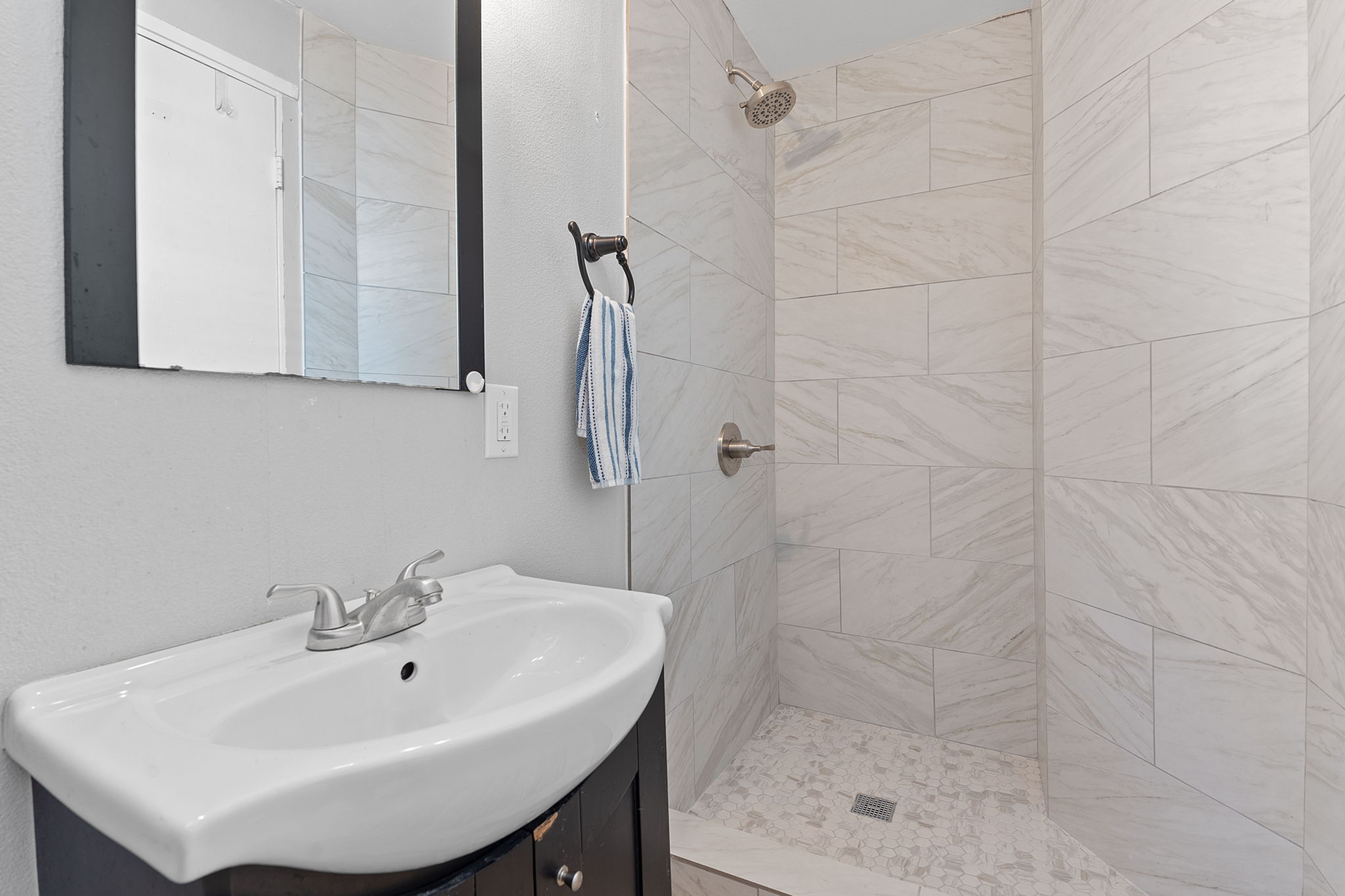 4611 Rosedale Avenue Austin, TX 78756 - Photo 34 of 35 Thoughtful finishes throughout the back unit reflect the kind of quality that attracts reliable, long-term tenants — the ones who treat the place like their own.