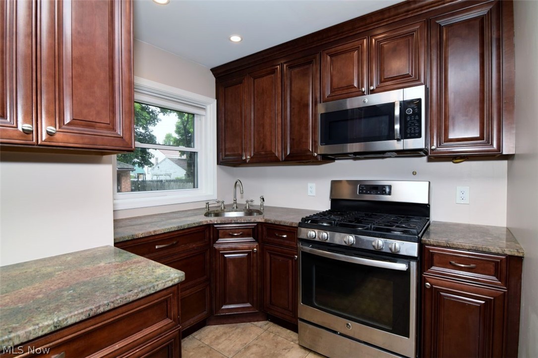 3783 Berkeley Road Cleveland Heights, OH 44118 - Photo 16 of 36