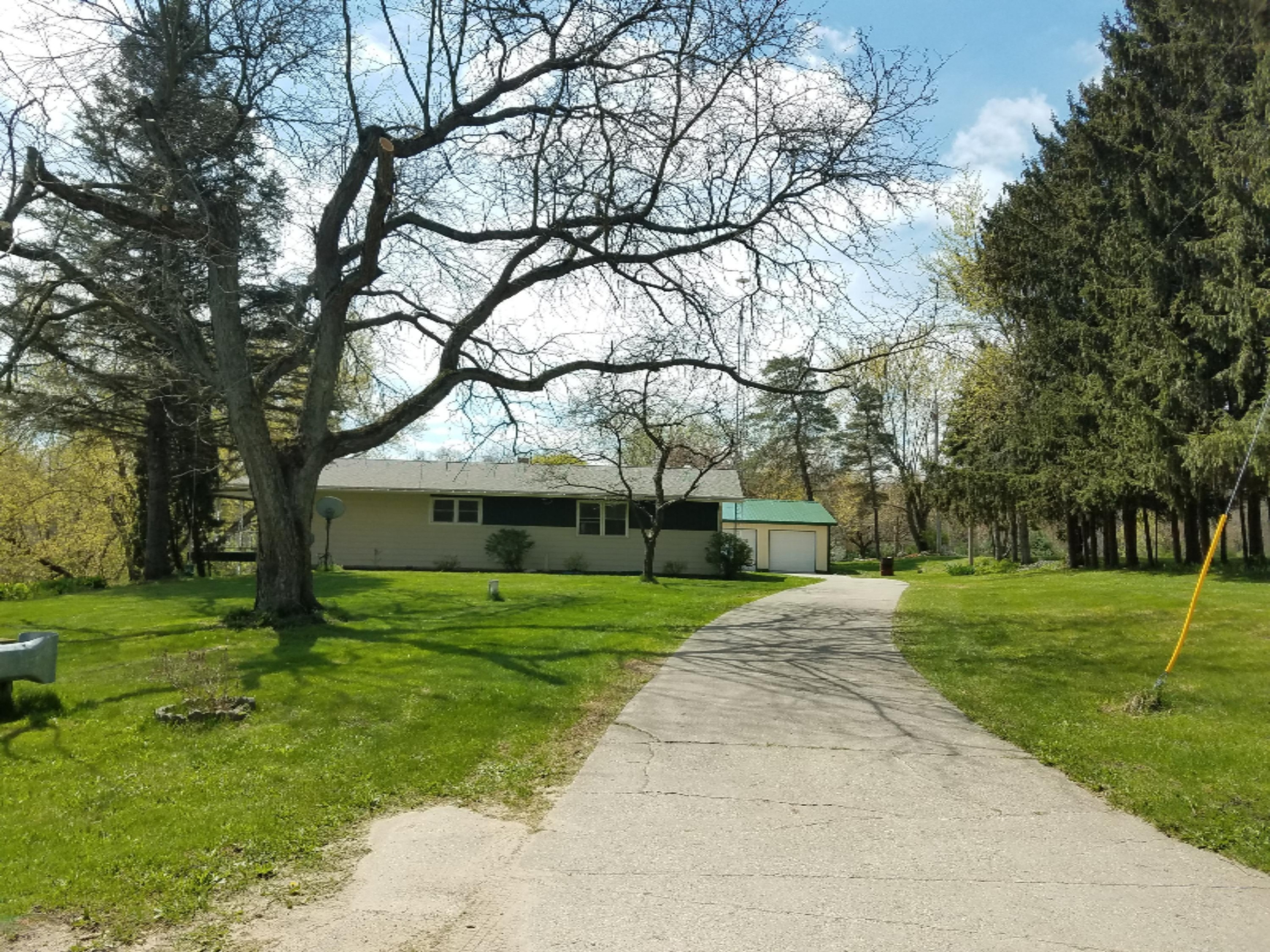 3230 Nickleplate Road Ionia, MI 48846 - Photo 4 of 33 20170425_124553