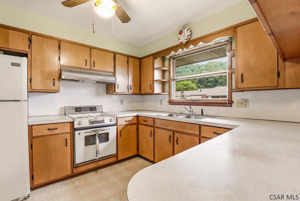 843 Williams Street Confluence, PA 15424 - Photo 8 of 31