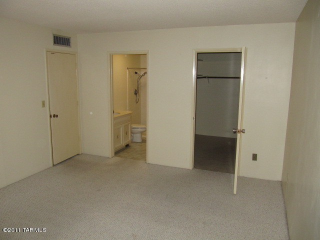 660 East River Road, Unit R Tucson, AZ 85704 - Photo 8 of 14