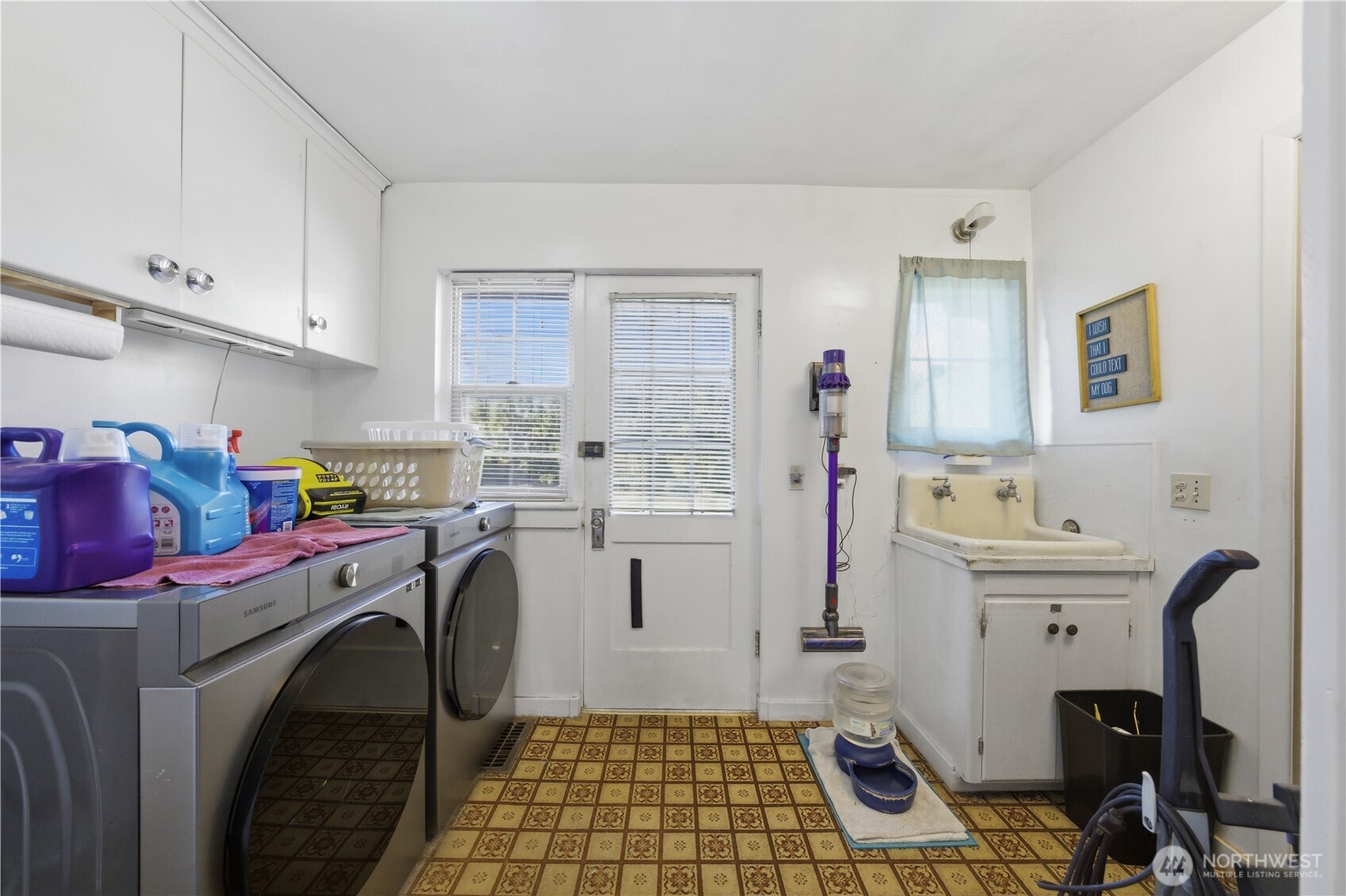 231 Main Street Waitsburg, WA 99361 - Photo 13 of 35 a utility room with sink dryer and washer
