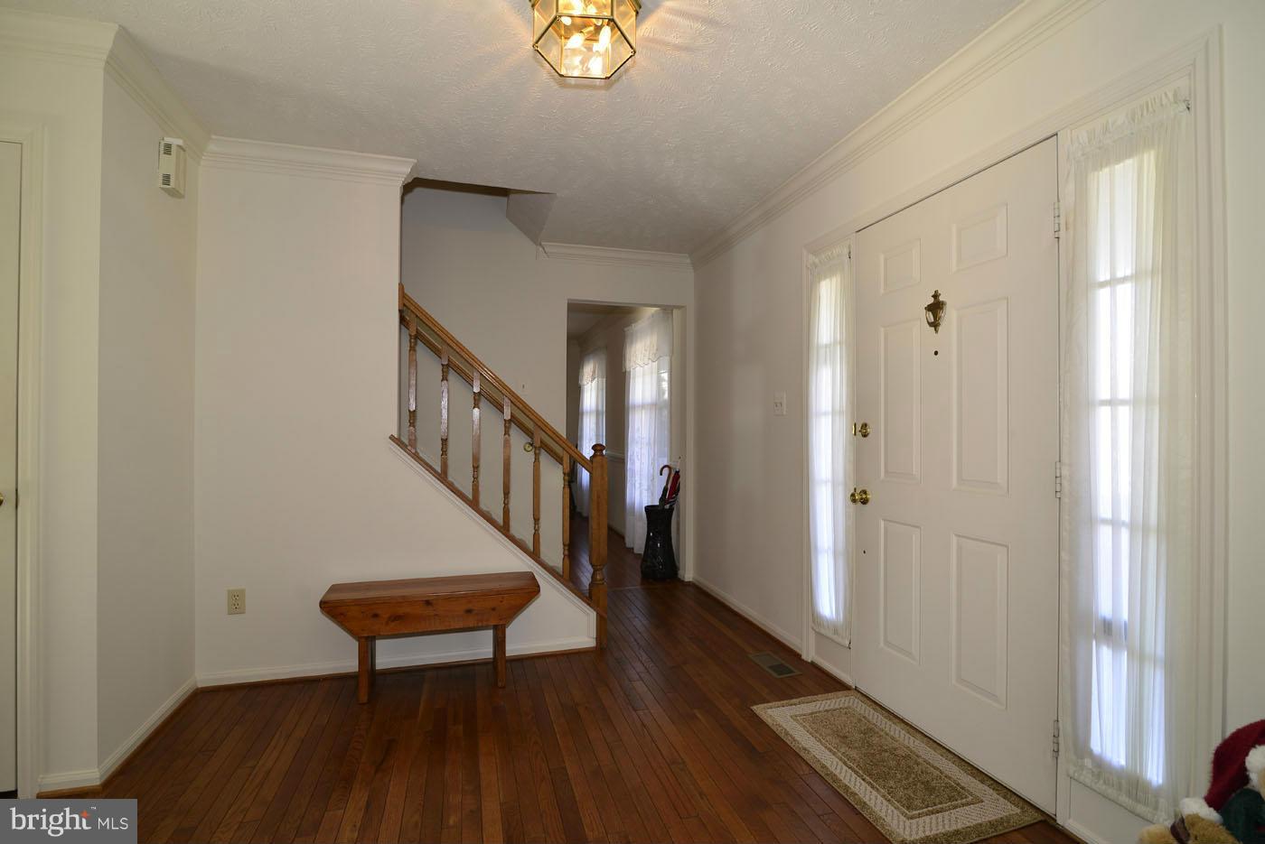 12711 Roark Court Reston, VA 20191 - Photo 3 of 30 Entry Foyer