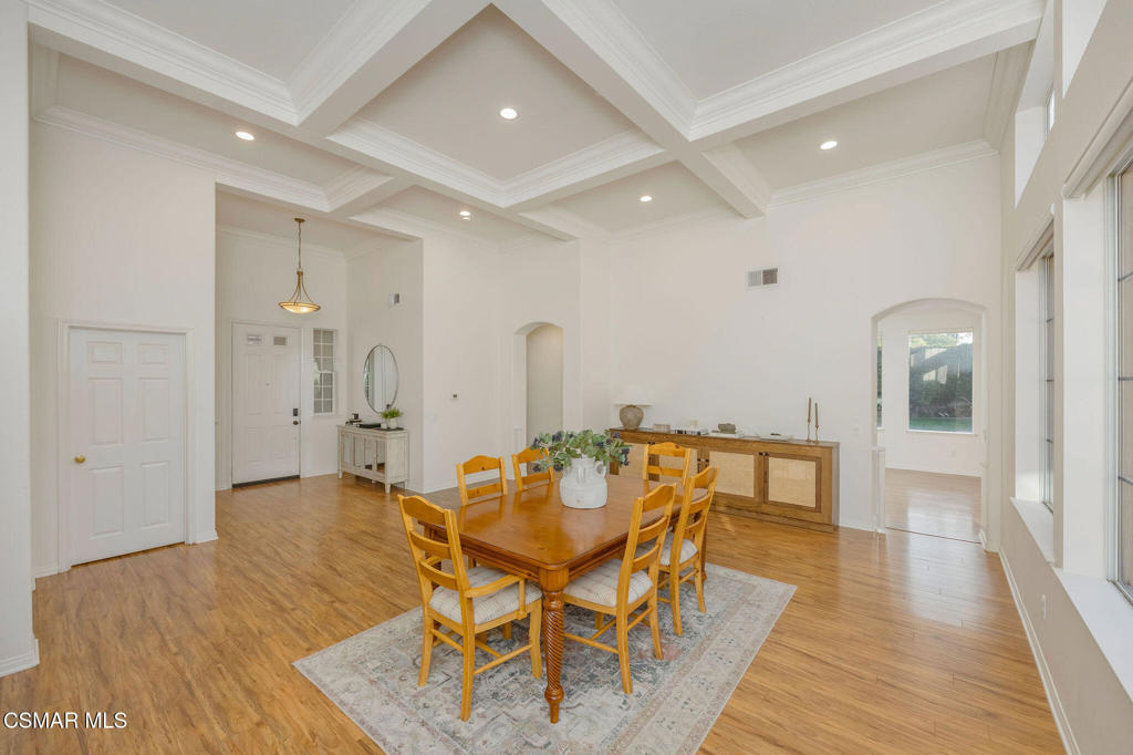 791 Eisenhower Way Simi Valley, CA 93065 - Photo 32 of 43