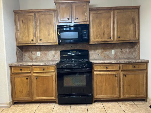 $425,000 | 6114 75th Place, Lubbock, TX 79424