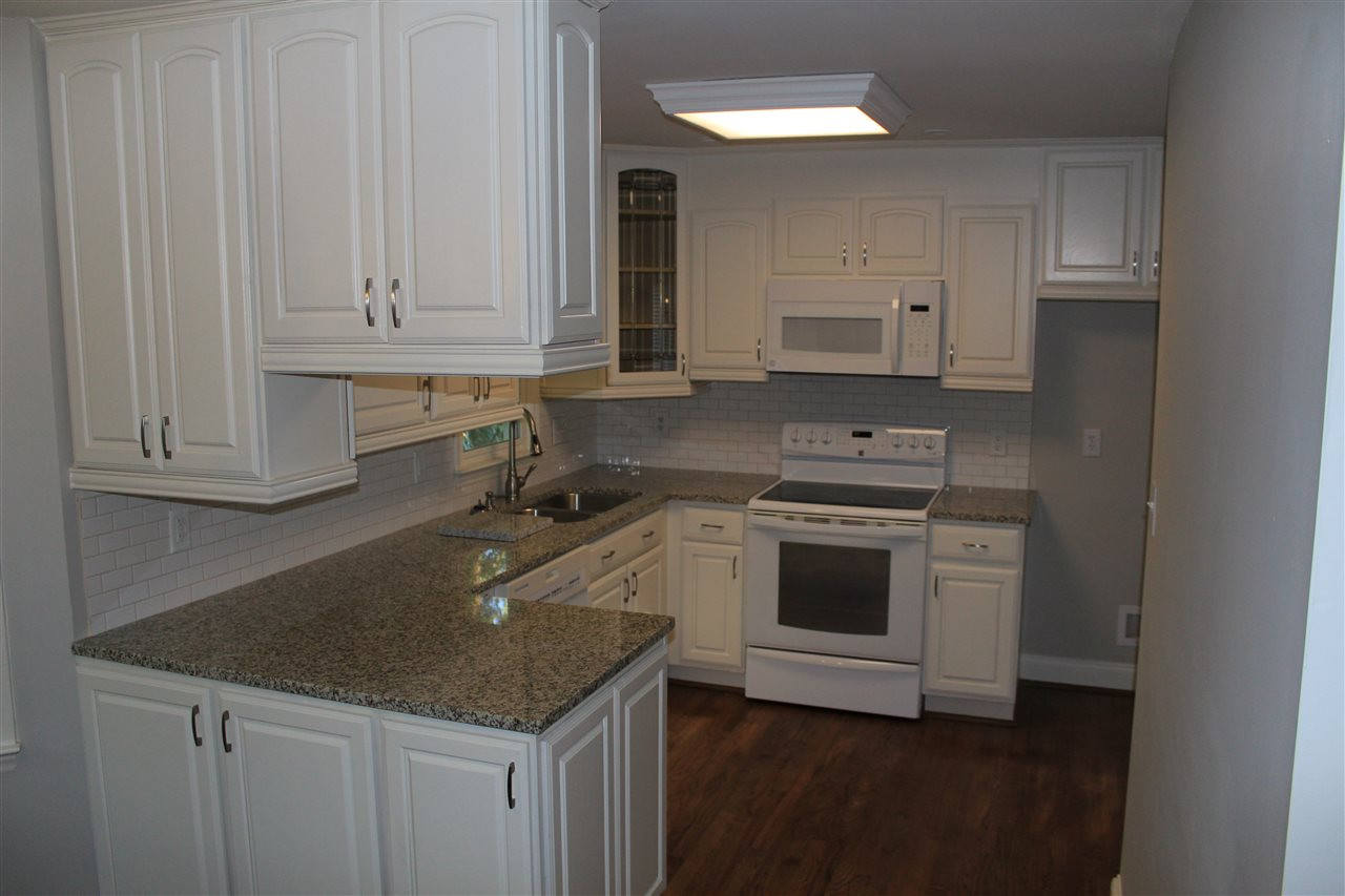 5828 Bayberry Lane Raleigh, NC 27612 - Photo 9 of 25 Kitchen