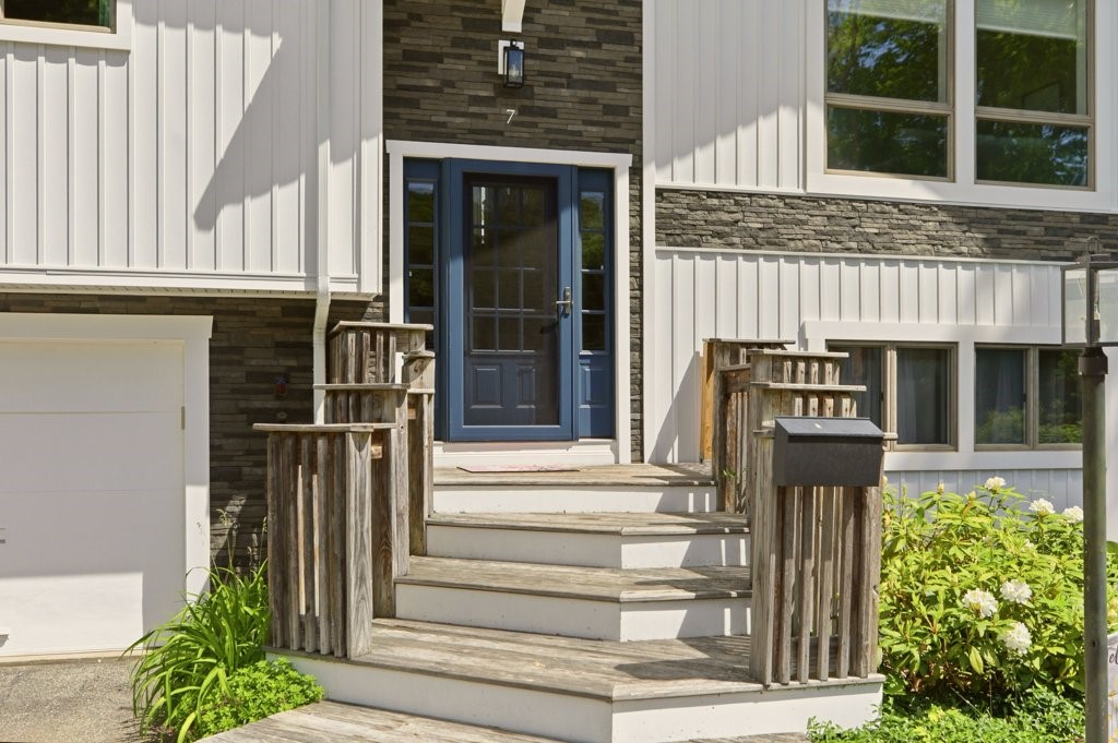 7 Friar Tuck Road Warwick, RI 02886 - Photo 2 of 49