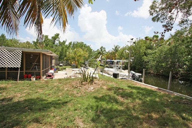 3928-3930 No Name Road Big Pine Key, FL 33043 - Photo 6 of 27 Back & canal
