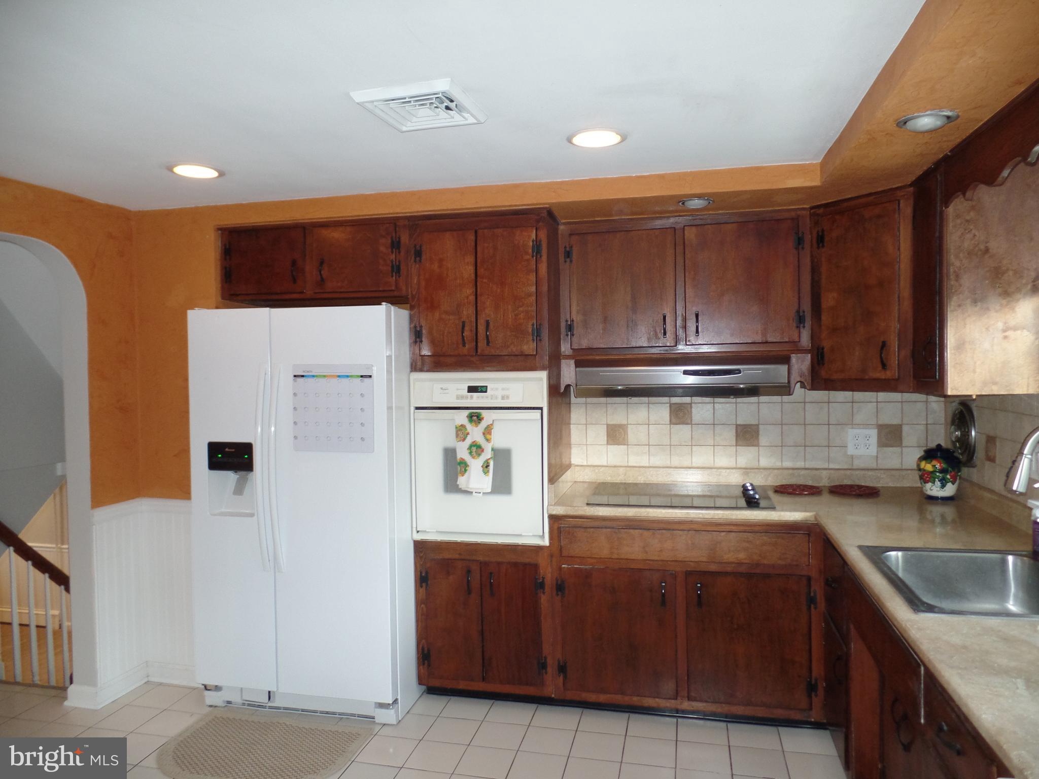 604 Beverly Road Southampton, PA 18966 - Photo 14 of 32 Kitchen