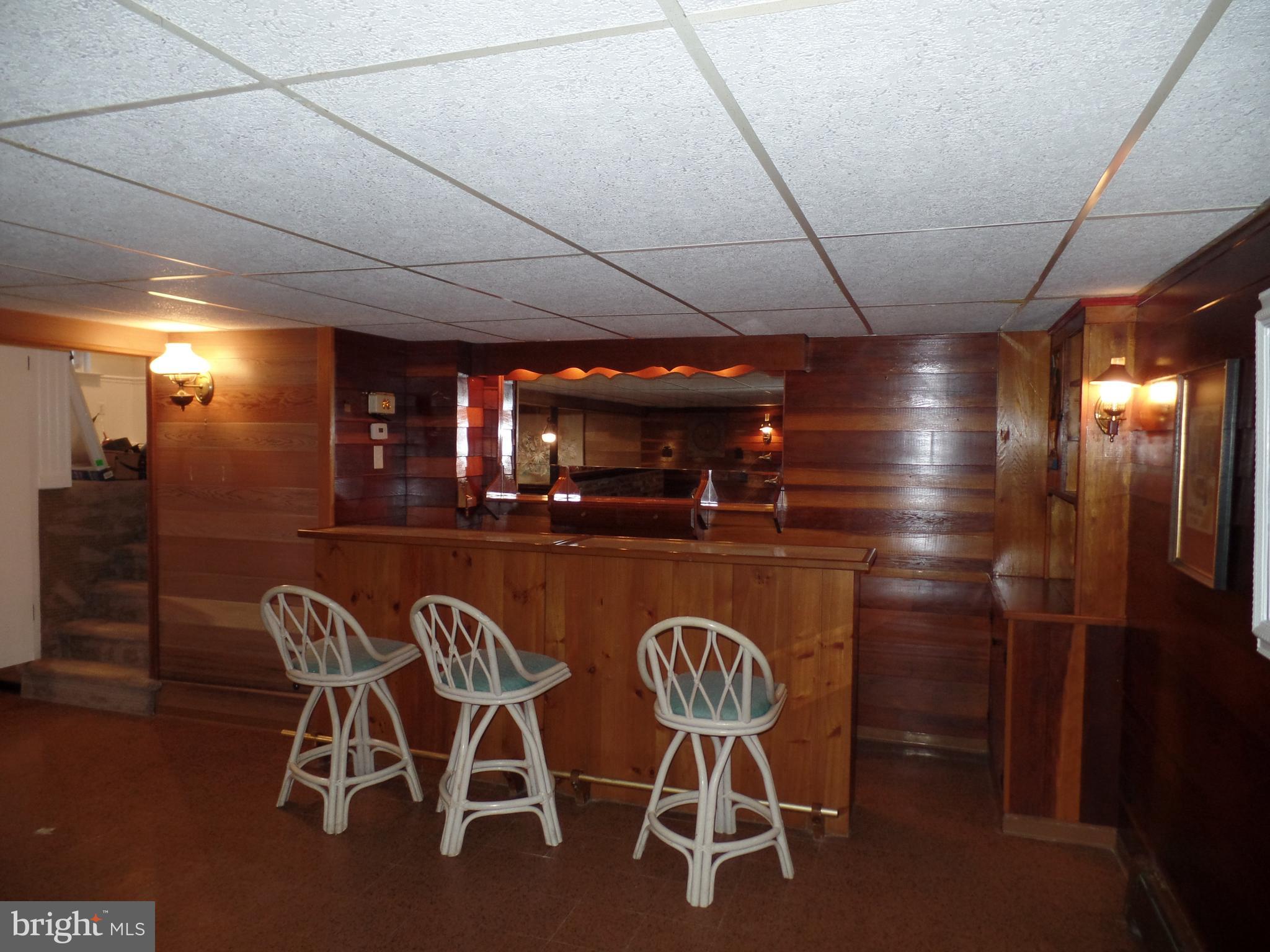 604 Beverly Road Southampton, PA 18966 - Photo 26 of 32 Bar