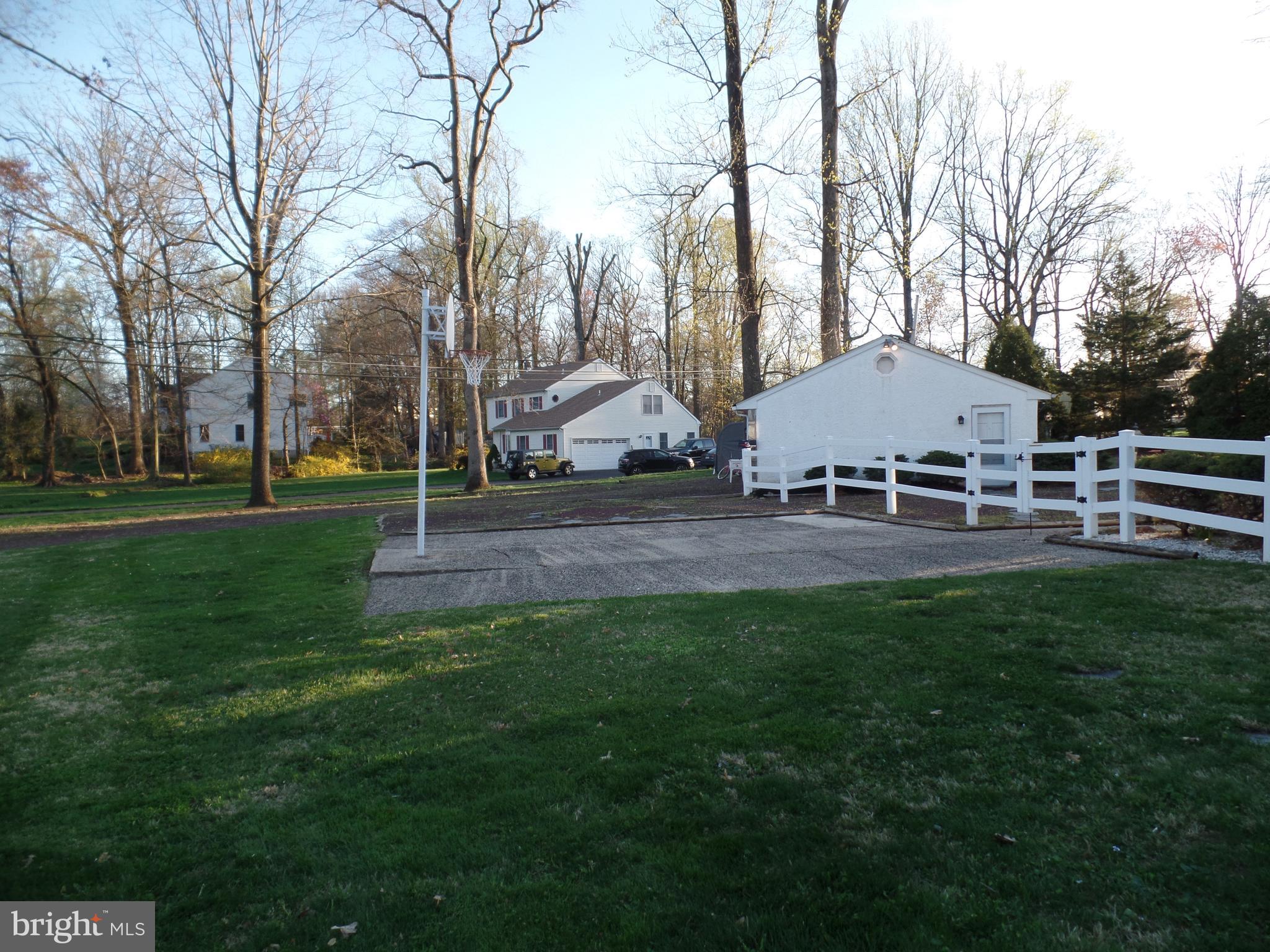 604 Beverly Road Southampton, PA 18966 - Photo 4 of 32 Side Yard