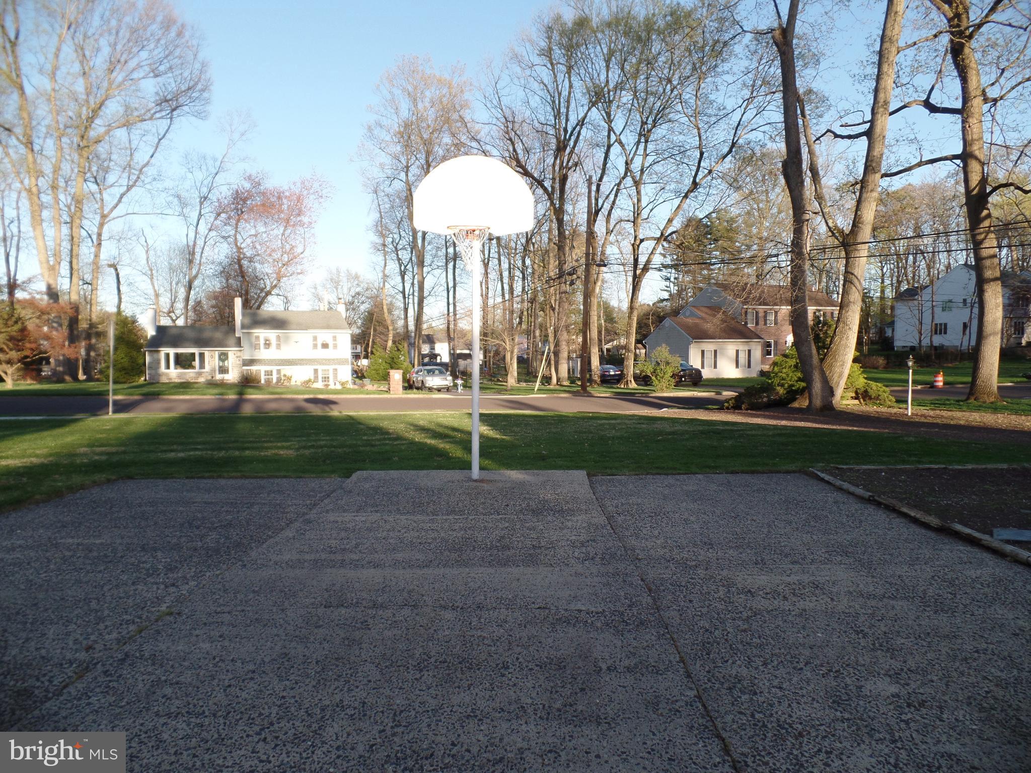 604 Beverly Road Southampton, PA 18966 - Photo 8 of 32 Basketball Court