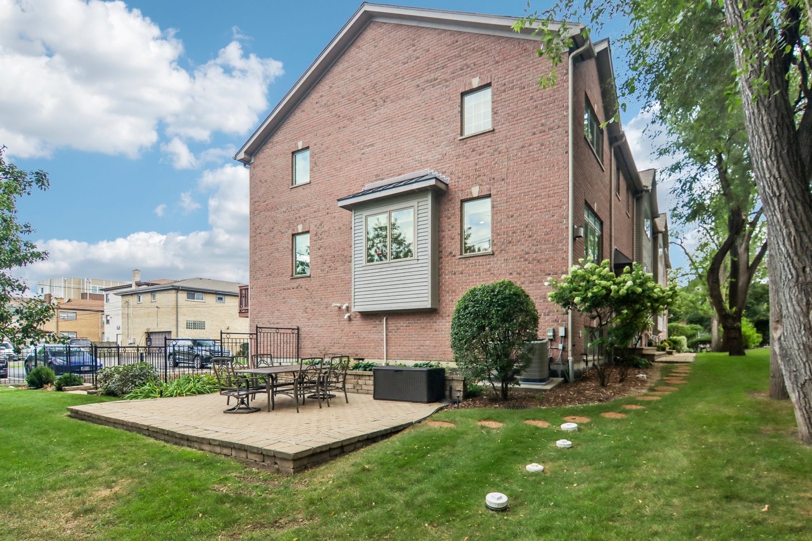463 Summit Avenue, Unit D Park Ridge, IL 60068 - Photo 35 of 40 Gallery Image 35