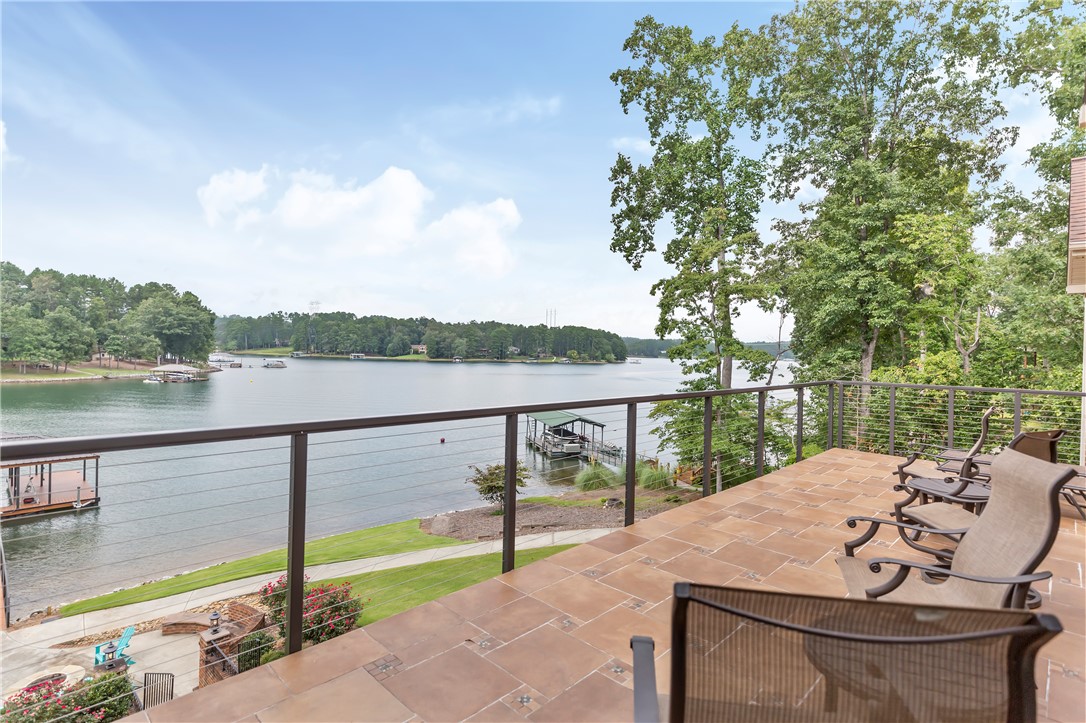 185 Summers Way Seneca, SC 29672 - Photo 15 of 50 Upper level patio