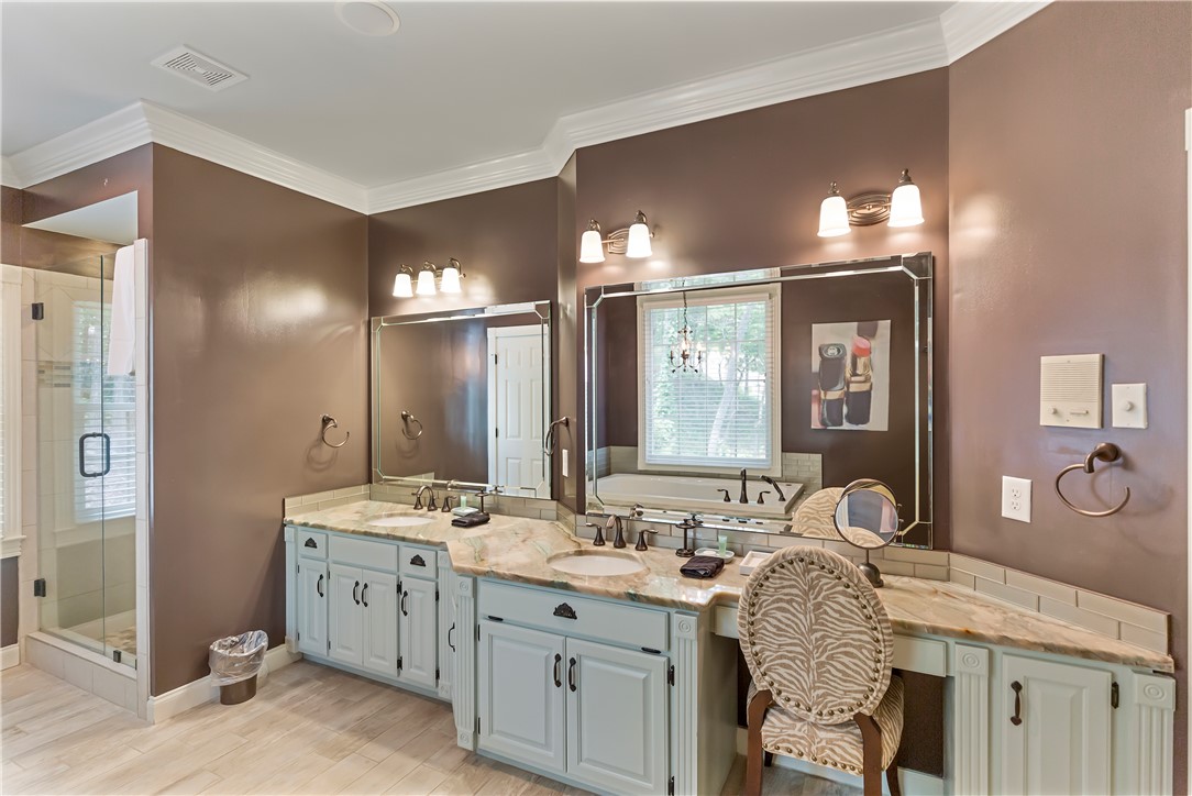 185 Summers Way Seneca, SC 29672 - Photo 20 of 50 Double vanity