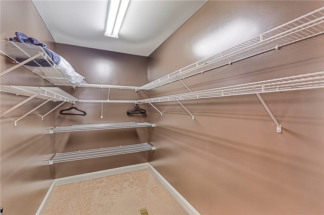 185 Summers Way Seneca, SC 29672 - Photo 22 of 50 Large walk-in closet