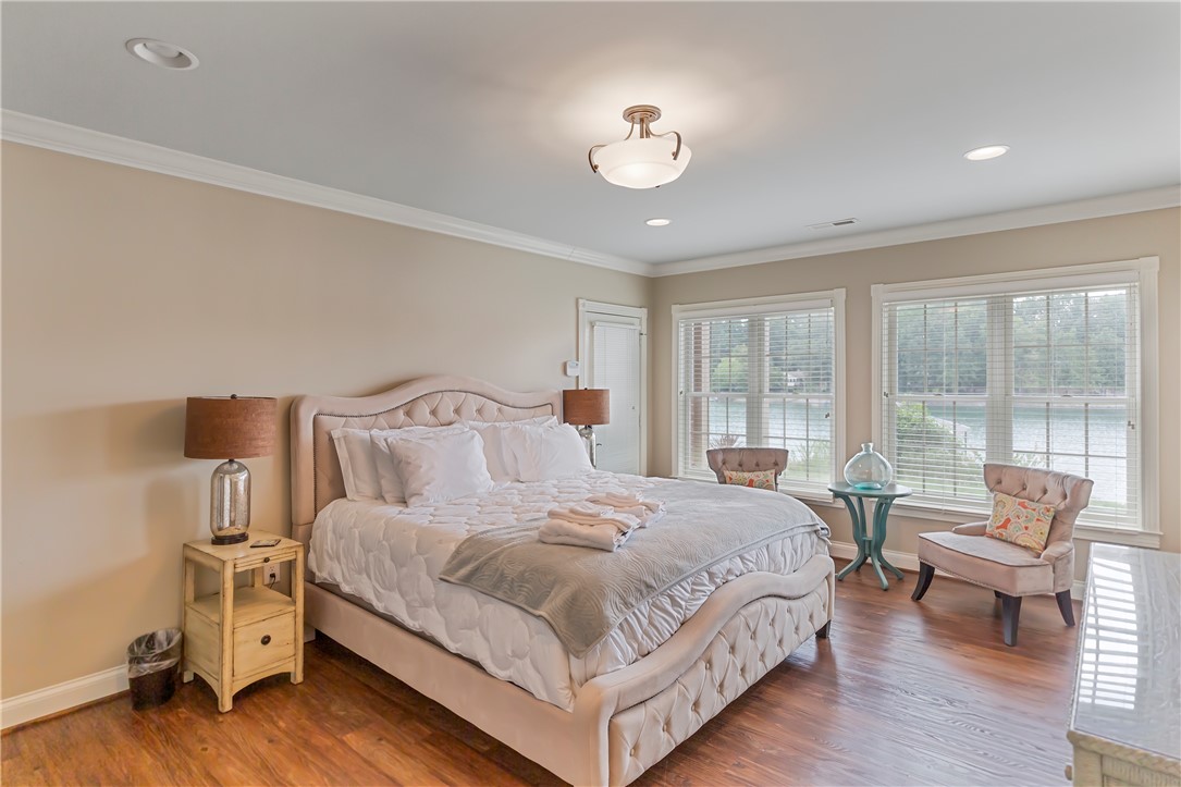 185 Summers Way Seneca, SC 29672 - Photo 32 of 50 Lower level suite