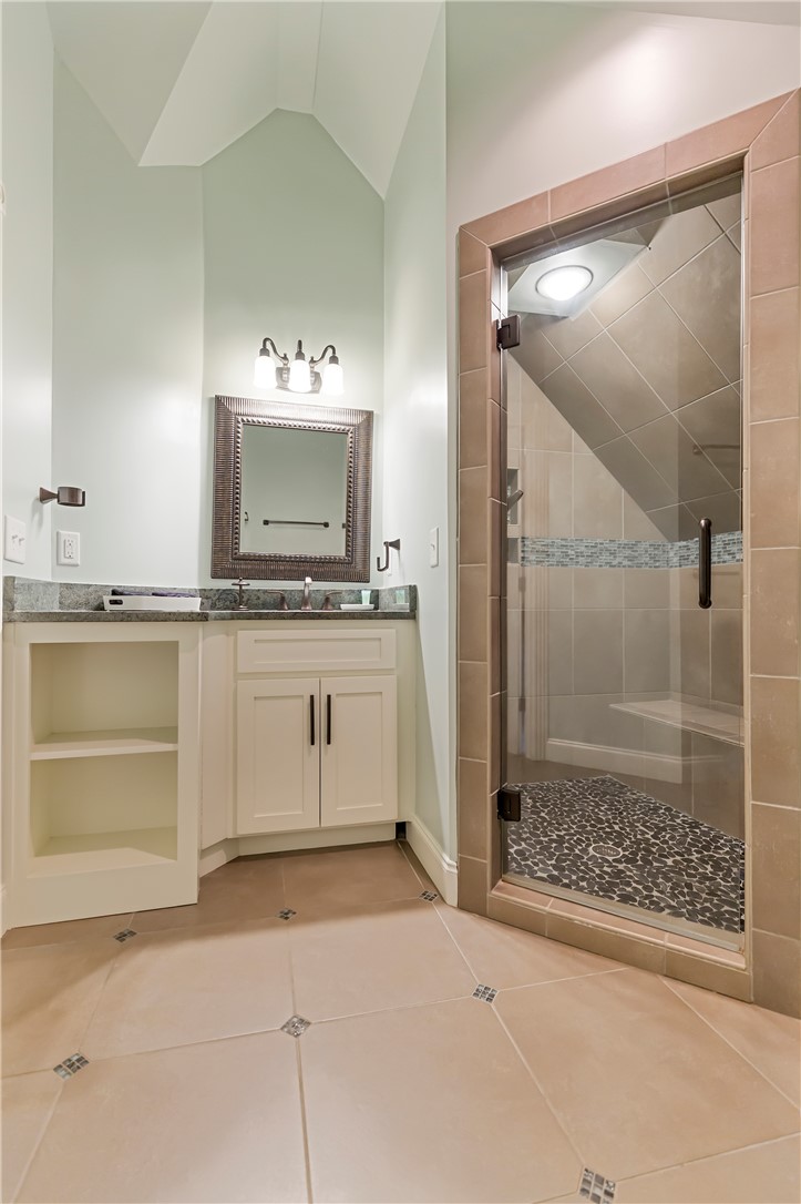 185 Summers Way Seneca, SC 29672 - Photo 41 of 50 Shared BR with twin bedroom