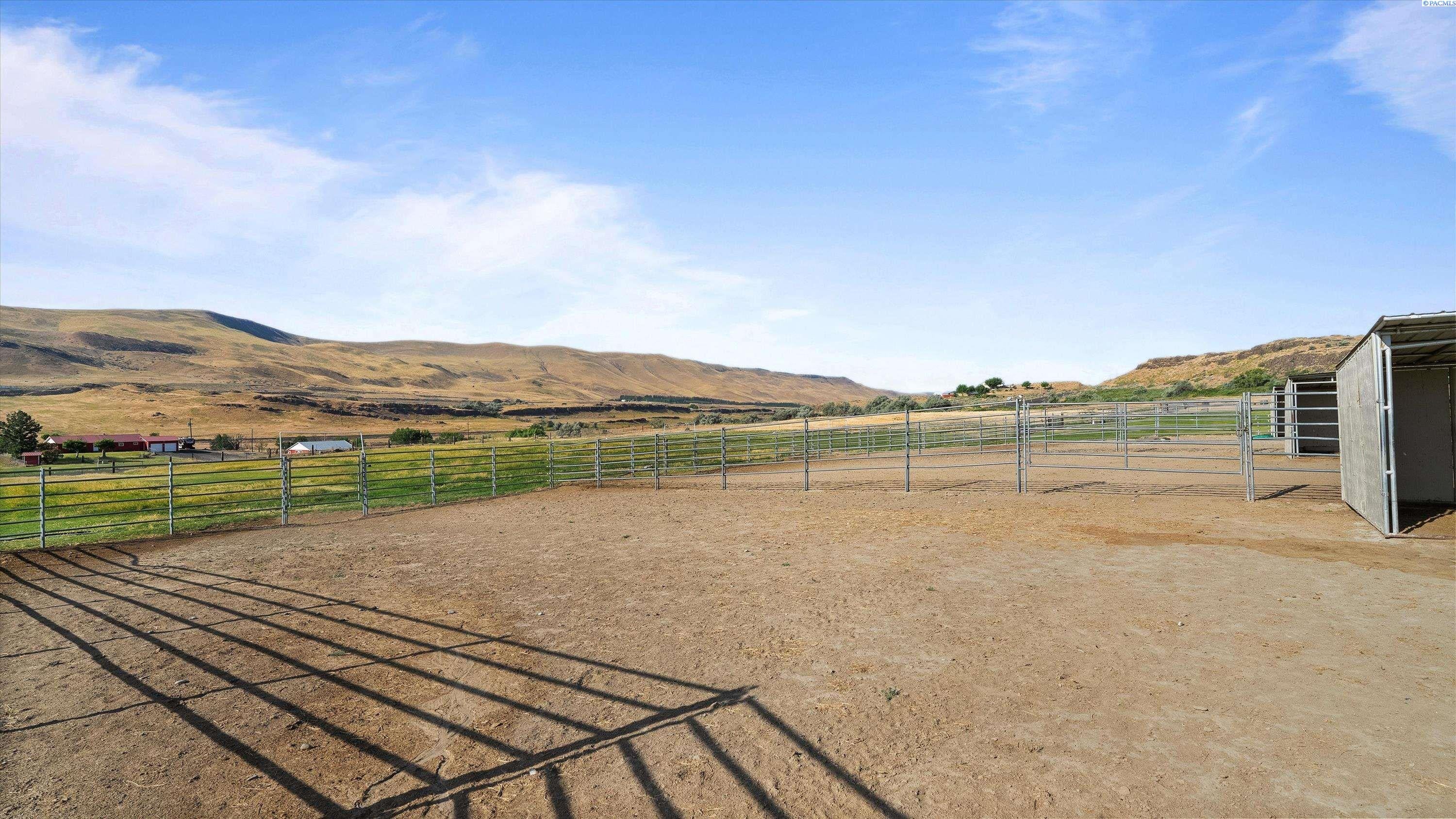 35803 West Rayhill Road Benton City, WA 99320 - Photo 17 of 50 Gallery Image 17