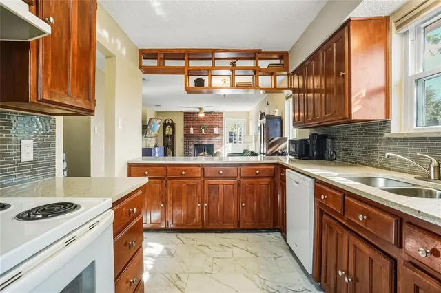 $2,500 | 702 Michol Street, Grapevine, TX 76051