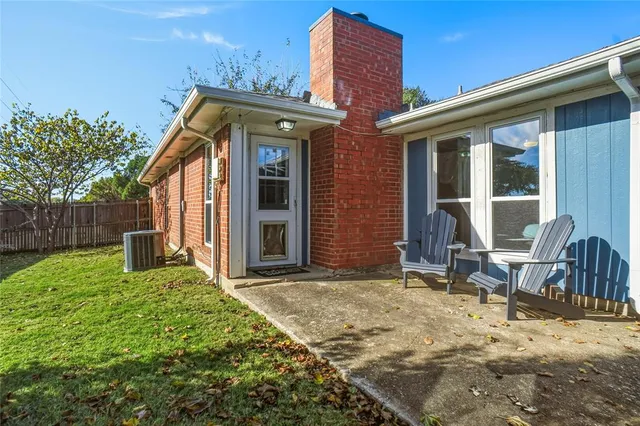 $2,500 | 702 Michol Street, Grapevine, TX 76051