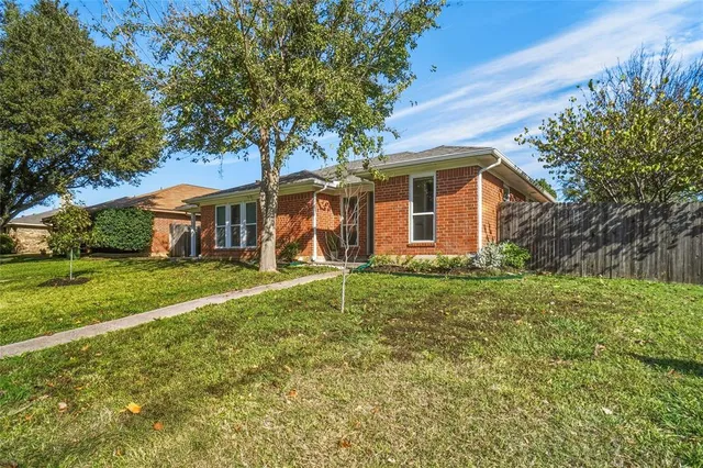 $2,500 | 702 Michol Street, Grapevine, TX 76051