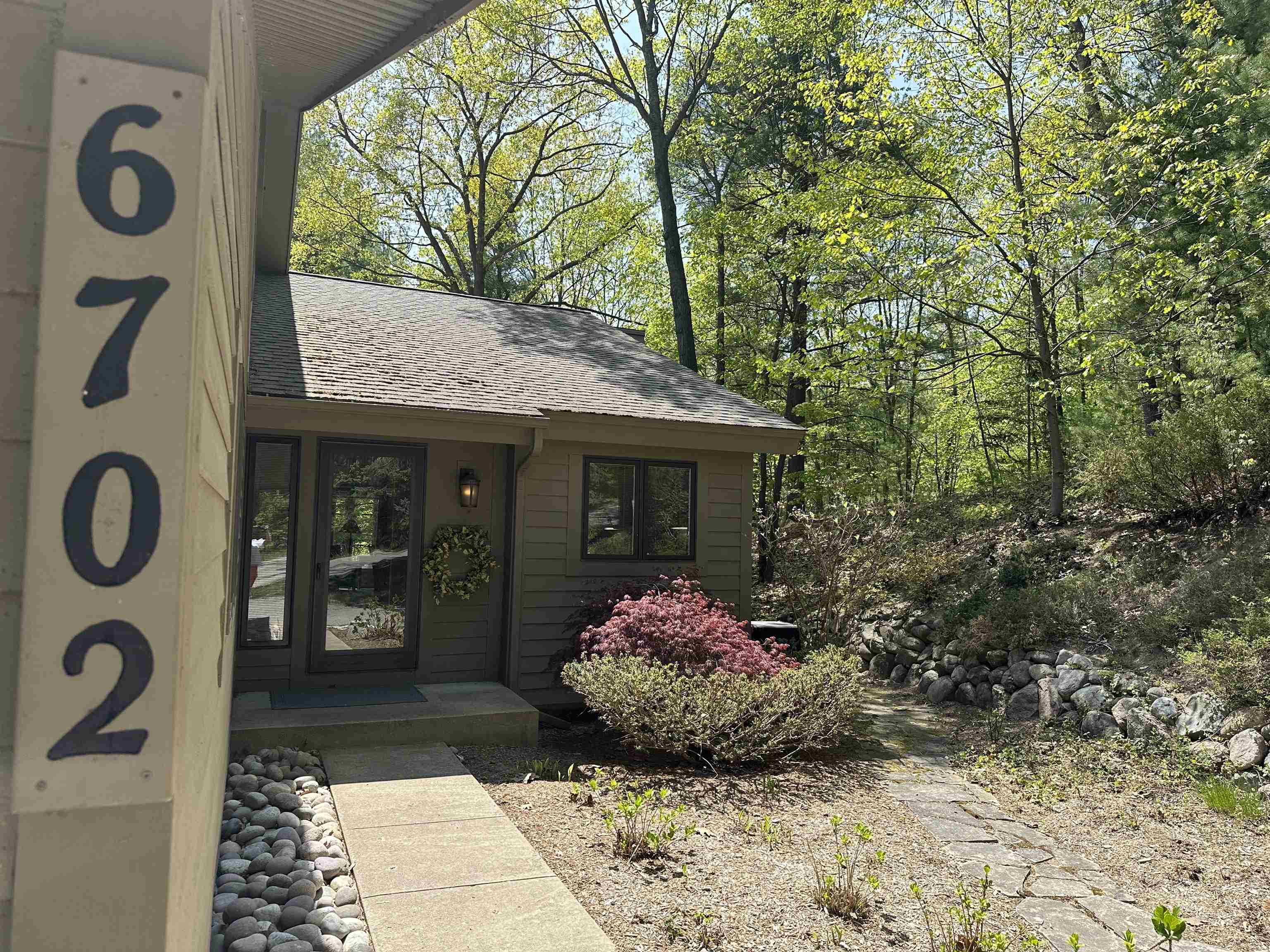 6702 Mission Ridge Traverse City, MI 49686 - Photo 1 of 39 1911092.JPG