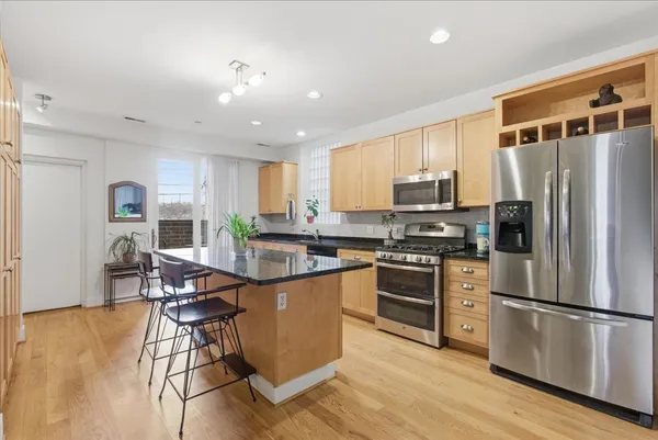 $775,000 | 2515 Prairie Avenue, Unit 1E, Evanston, IL 60201