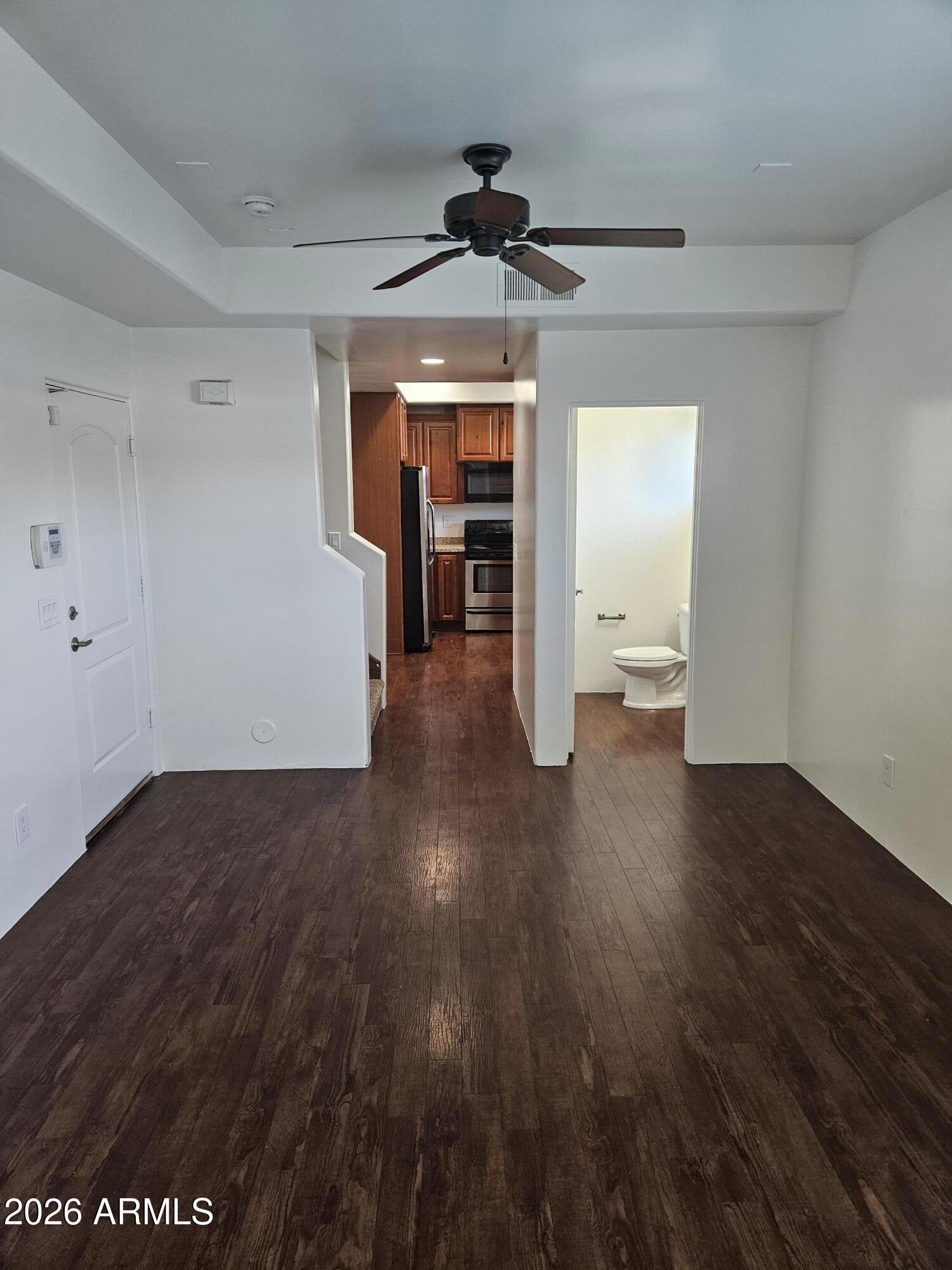 4113 North 22nd Street, Unit 5 Phoenix, AZ 85016 - Photo 9 of 60 a view of an empty room and window