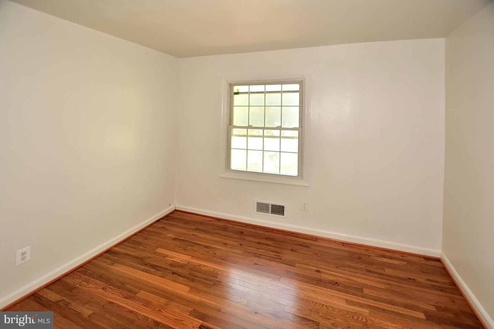 8212 Tory Road, Unit 140 Springfield, VA 22152 - Photo 13 of 17 Bedroom 3