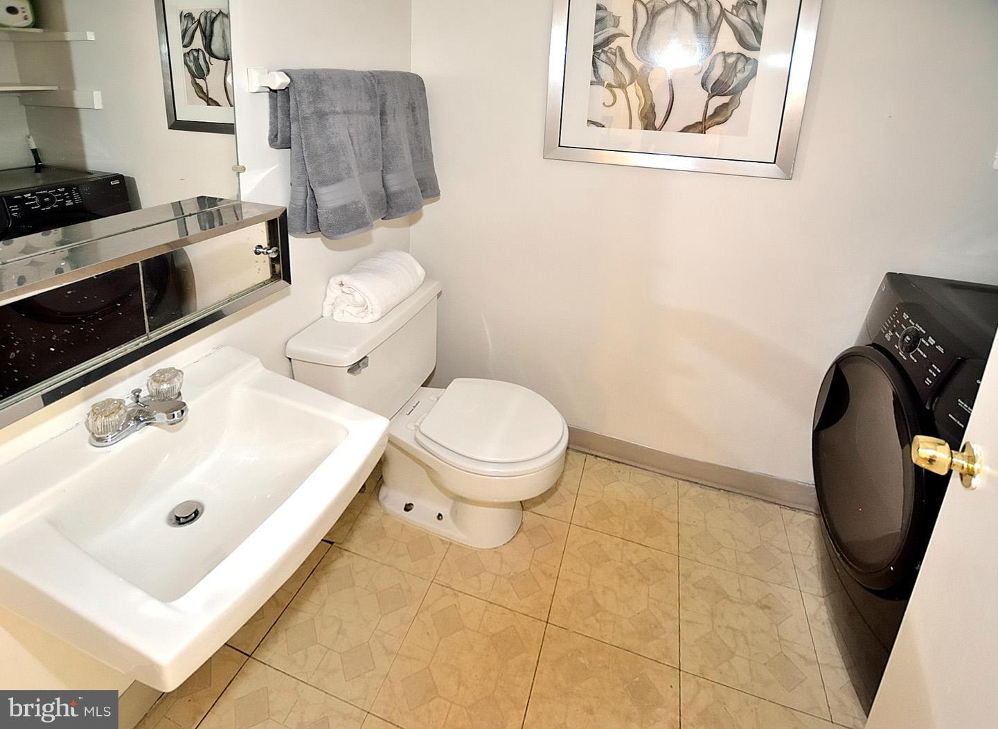 8212 Tory Road, Unit 140 Springfield, VA 22152 - Photo 10 of 17 Bath