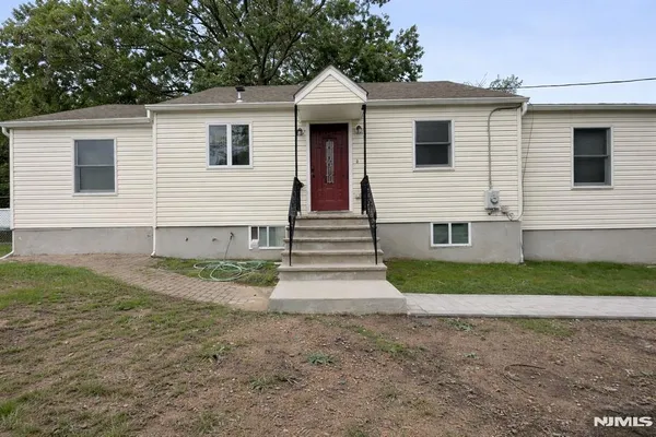 $3,850 | 140 Carver Avenue, Westwood, NJ 07675