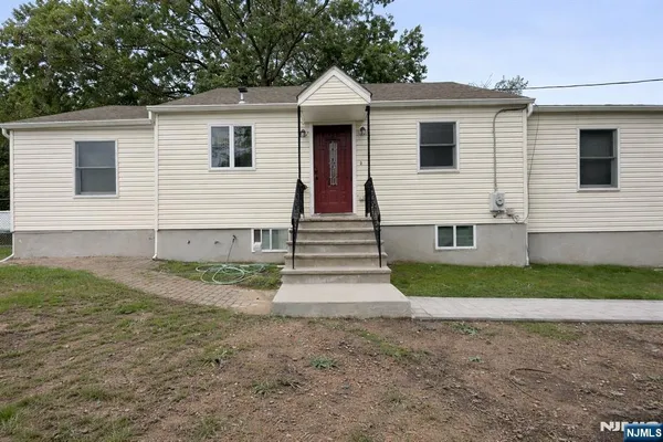 $3,850 | 140 Carver Avenue, Westwood, NJ 07675