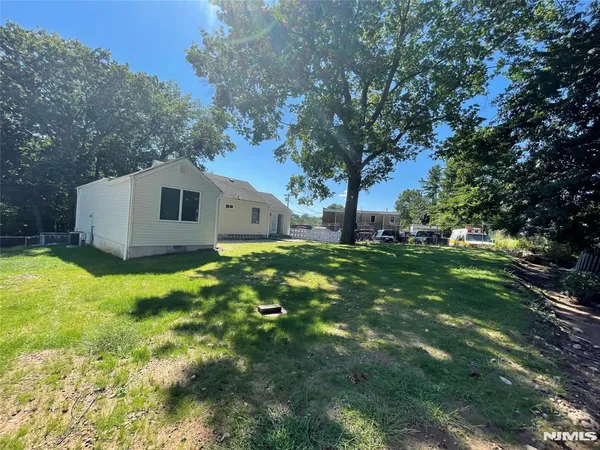 $3,850 | 140 Carver Avenue, Westwood, NJ 07675