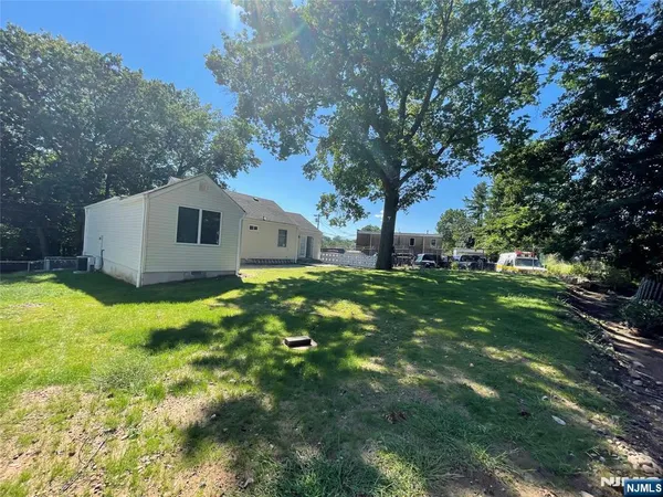 $3,850 | 140 Carver Avenue, Westwood, NJ 07675