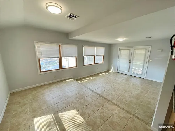 $3,850 | 140 Carver Avenue, Westwood, NJ 07675