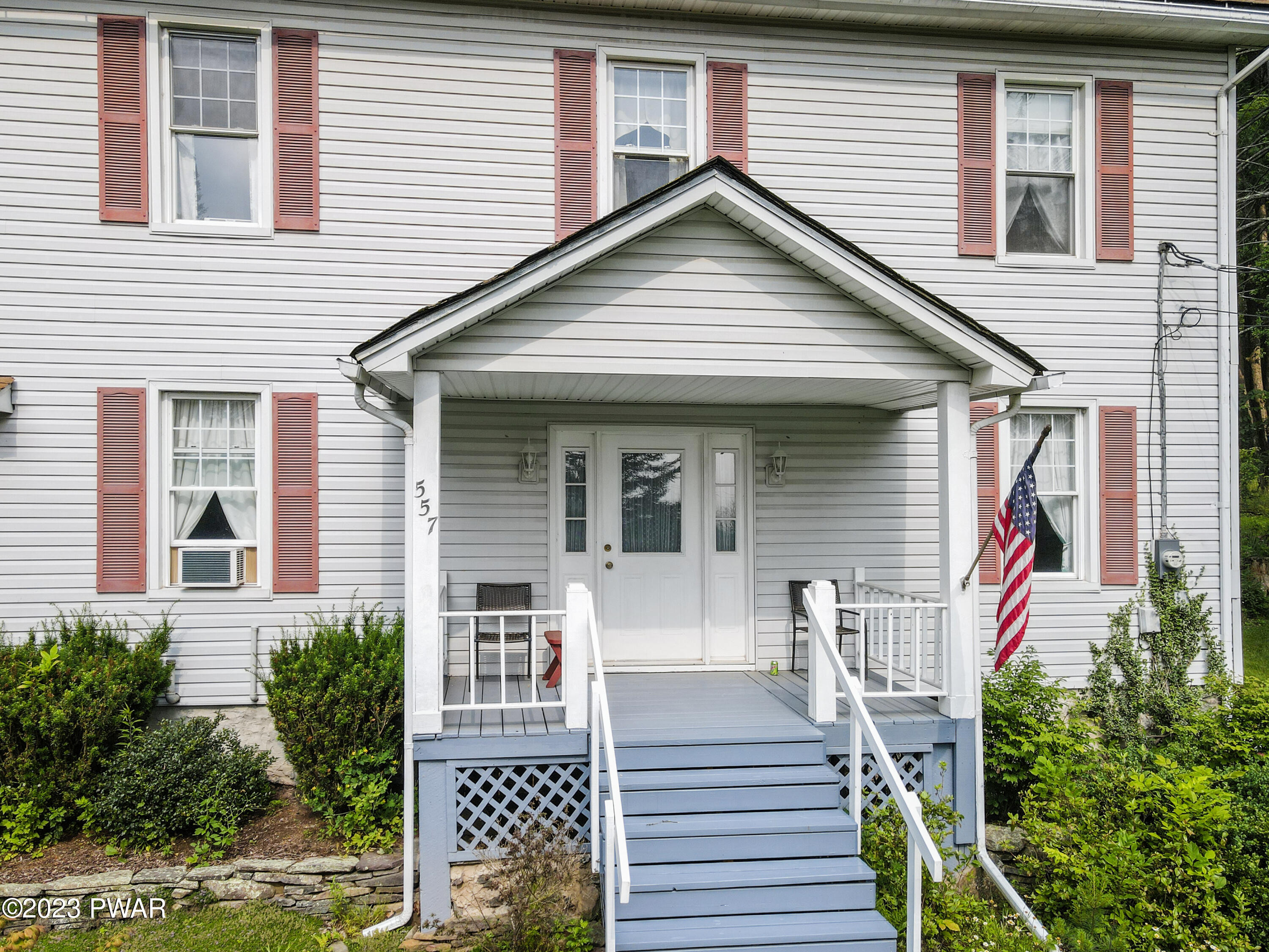 557 Sterling Road Newfoundland, PA 18445 - Photo 6 of 51 Front Entry