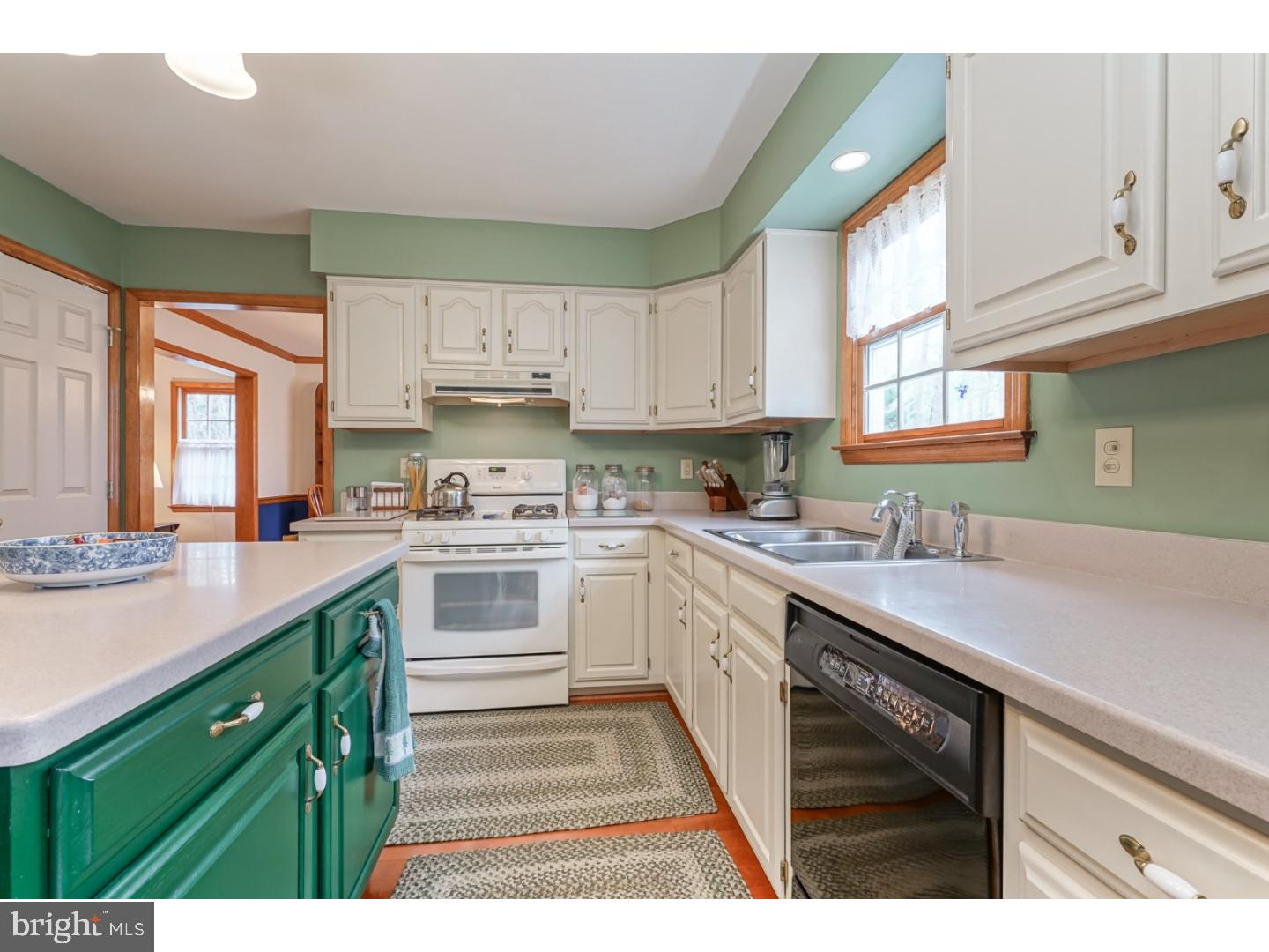 583 McKendimen Road Medford, NJ 08055 - Photo 14 of 25 Kitchen
