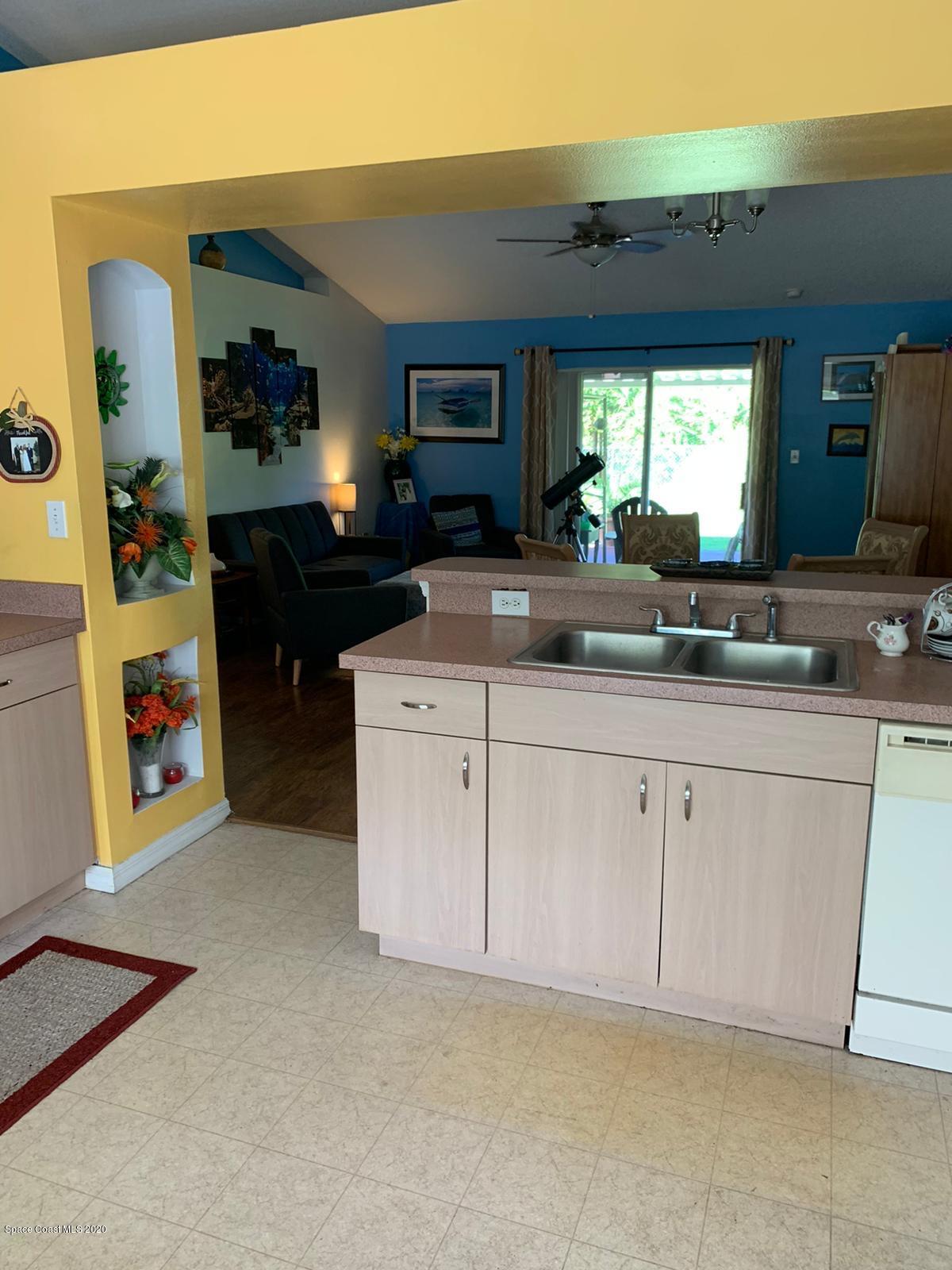 125 Tudor Road Southwest Palm Bay, FL 32908 - Photo 11 of 20 3e5f5cf9-4502-4496-9b73-0d9c1c1f4db4